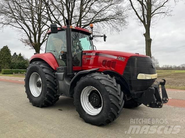 Case IH Magnum 250 Tractoare