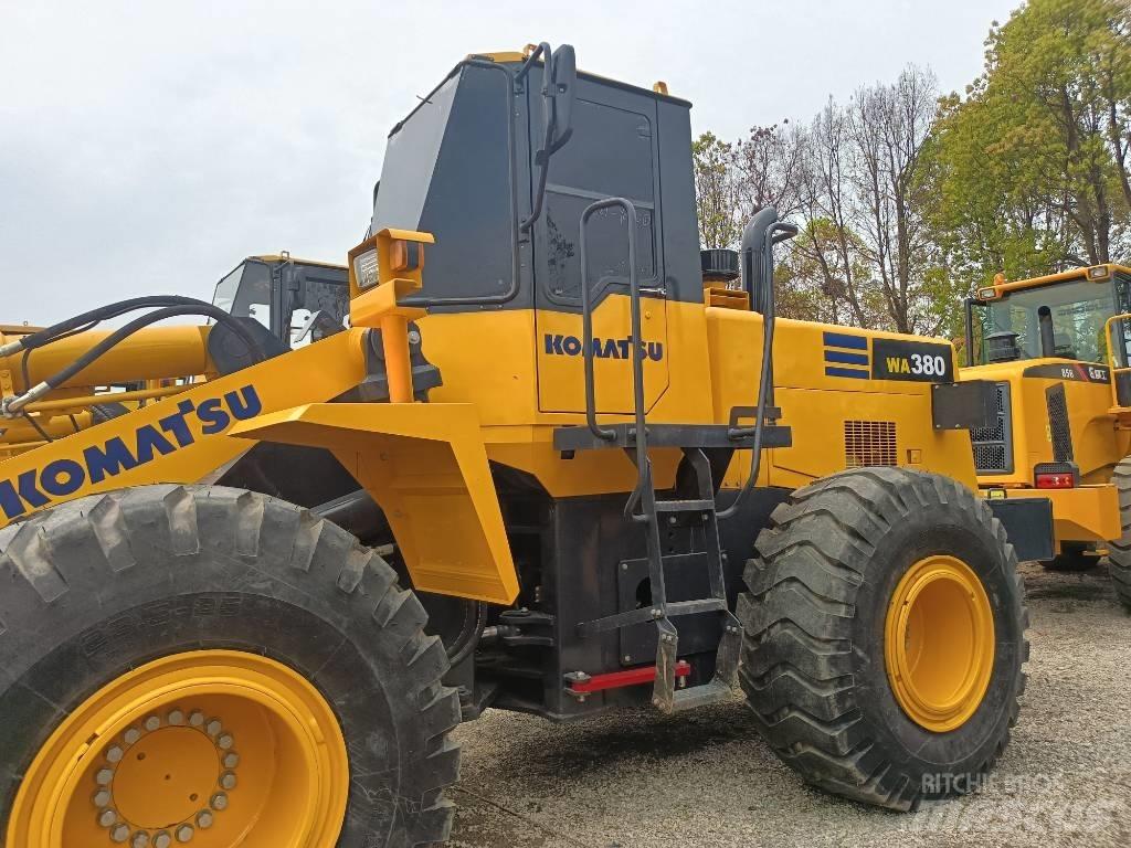 Komatsu WA 380 Incarcator pe pneuri