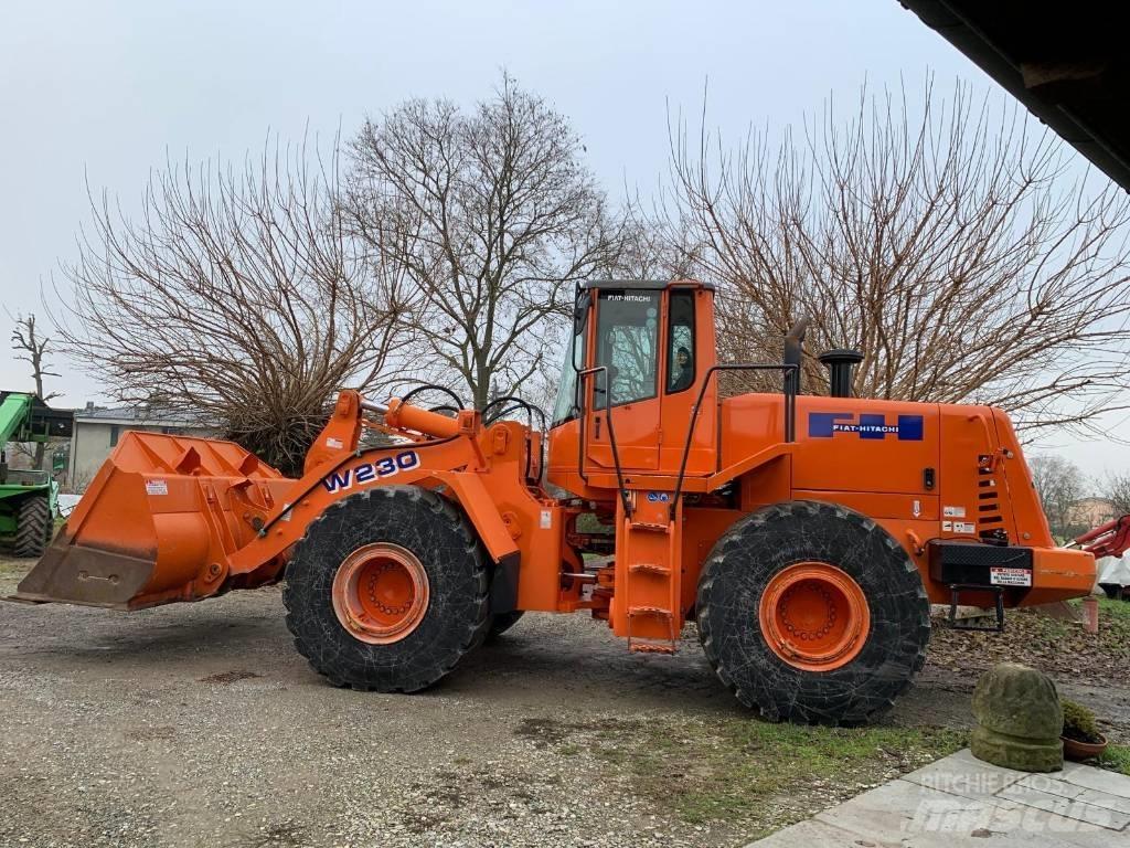 Fiat-Hitachi W230 Incarcator pe pneuri