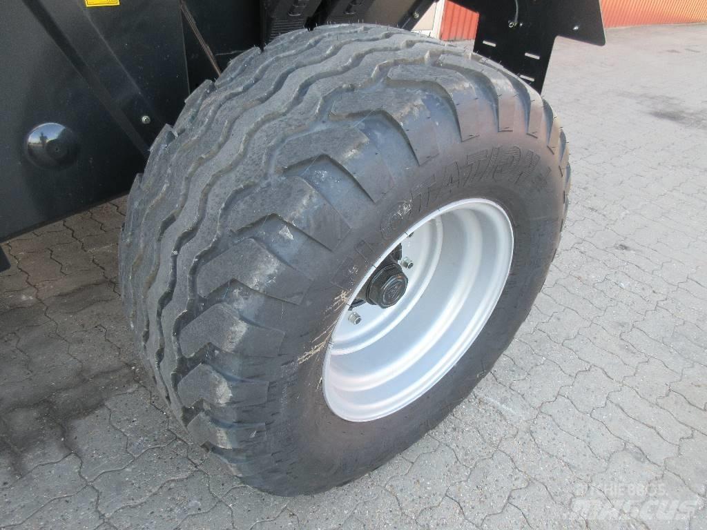 Case IH RB 465 Masina de balotat cilindric
