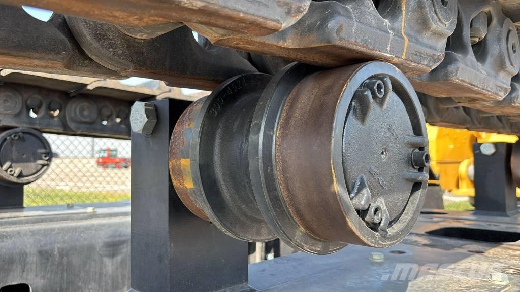 CAT 374 Excavatoare pe șenile
