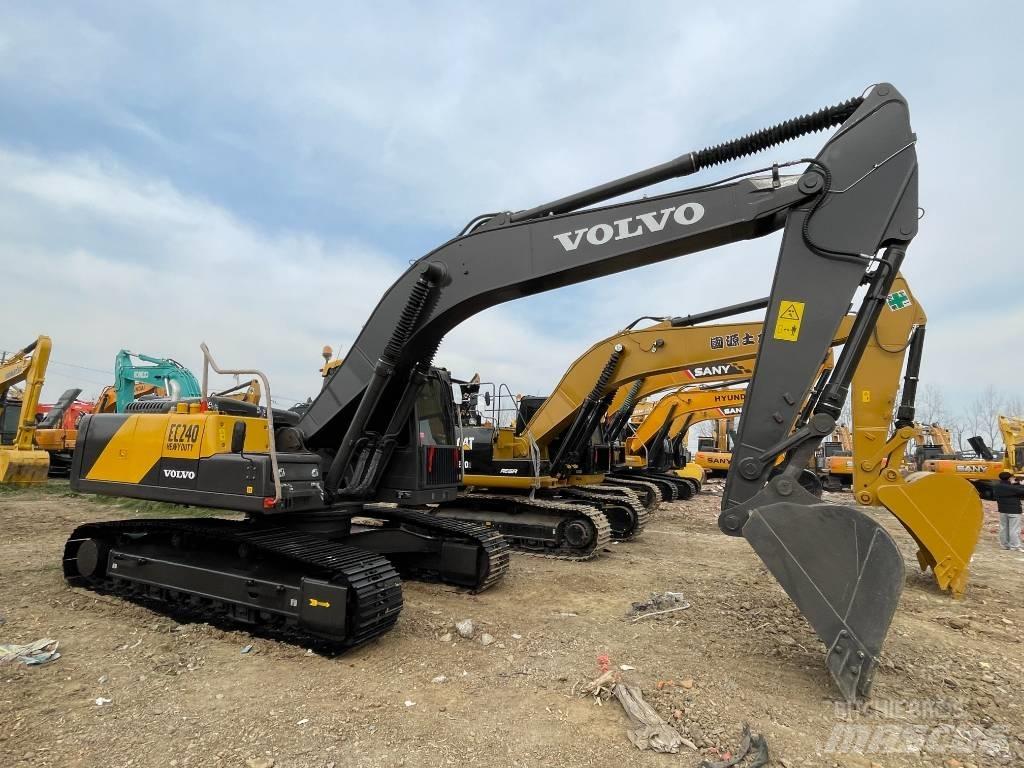 Volvo 240 Excavatoare pe șenile
