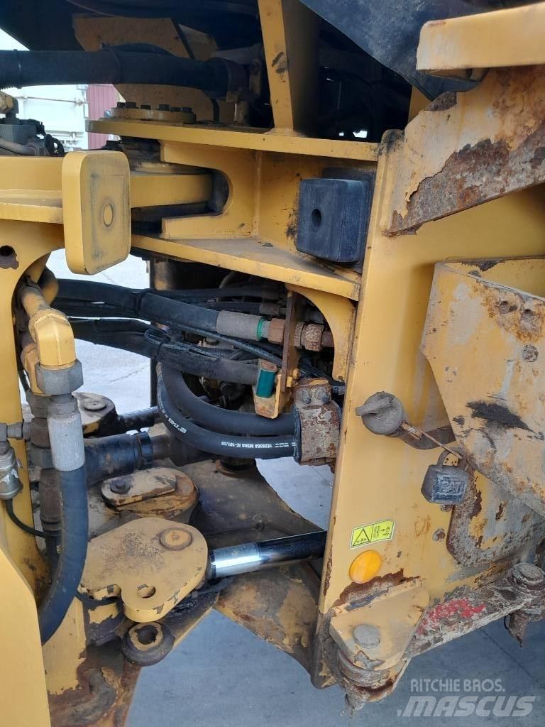 CAT 938 M Incarcator pe pneuri