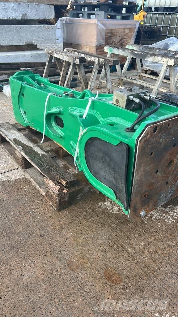 Montabert M 900 Ciocane / Concasoare