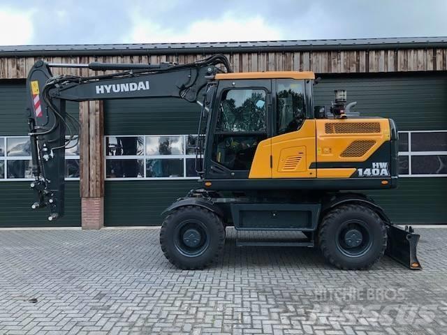 Hyundai HW140A Excavatoare cu roti