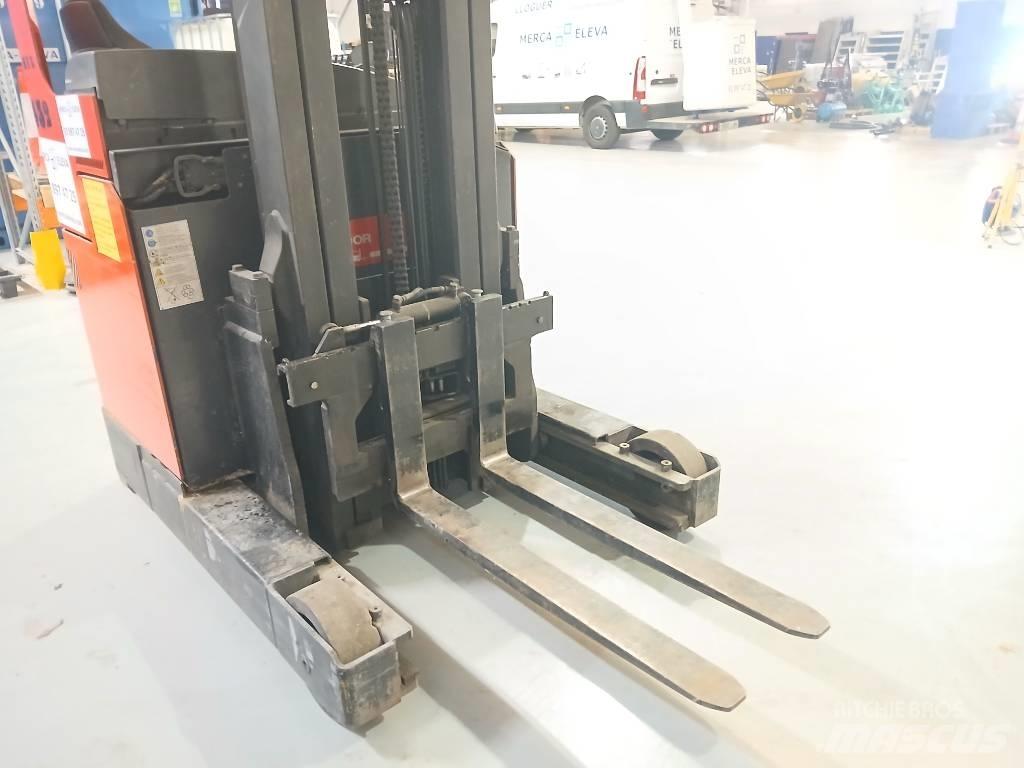 BT RR E 3 Stivuitor cu catarg retractabil