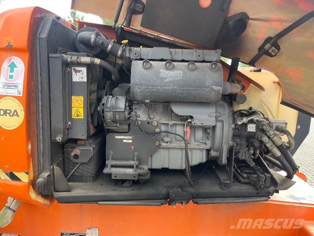 JLG 600 AJ Nacele cu brat articulat