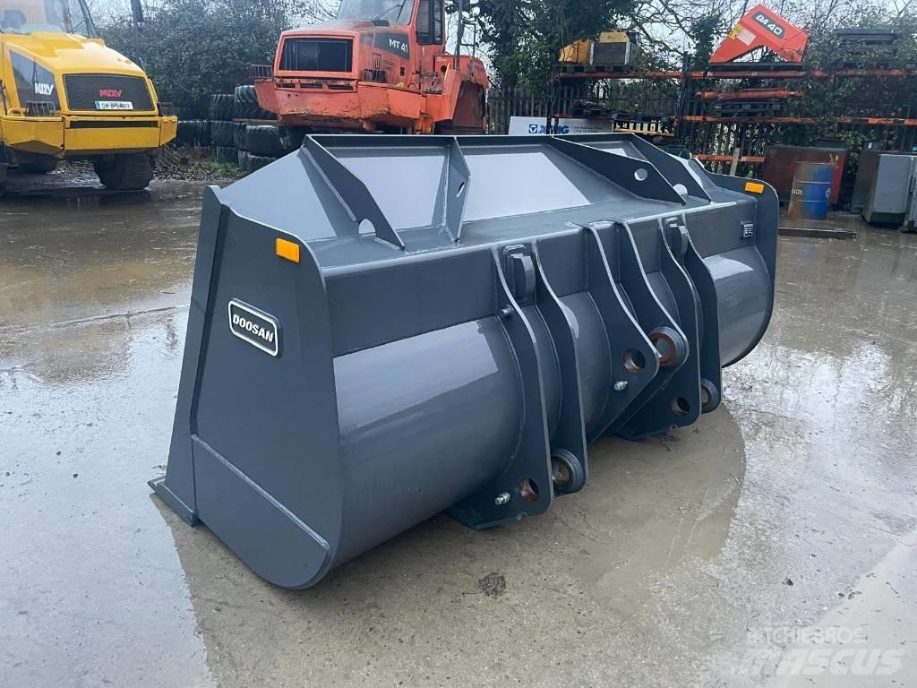 Doosan DL 320-7 Pistoane