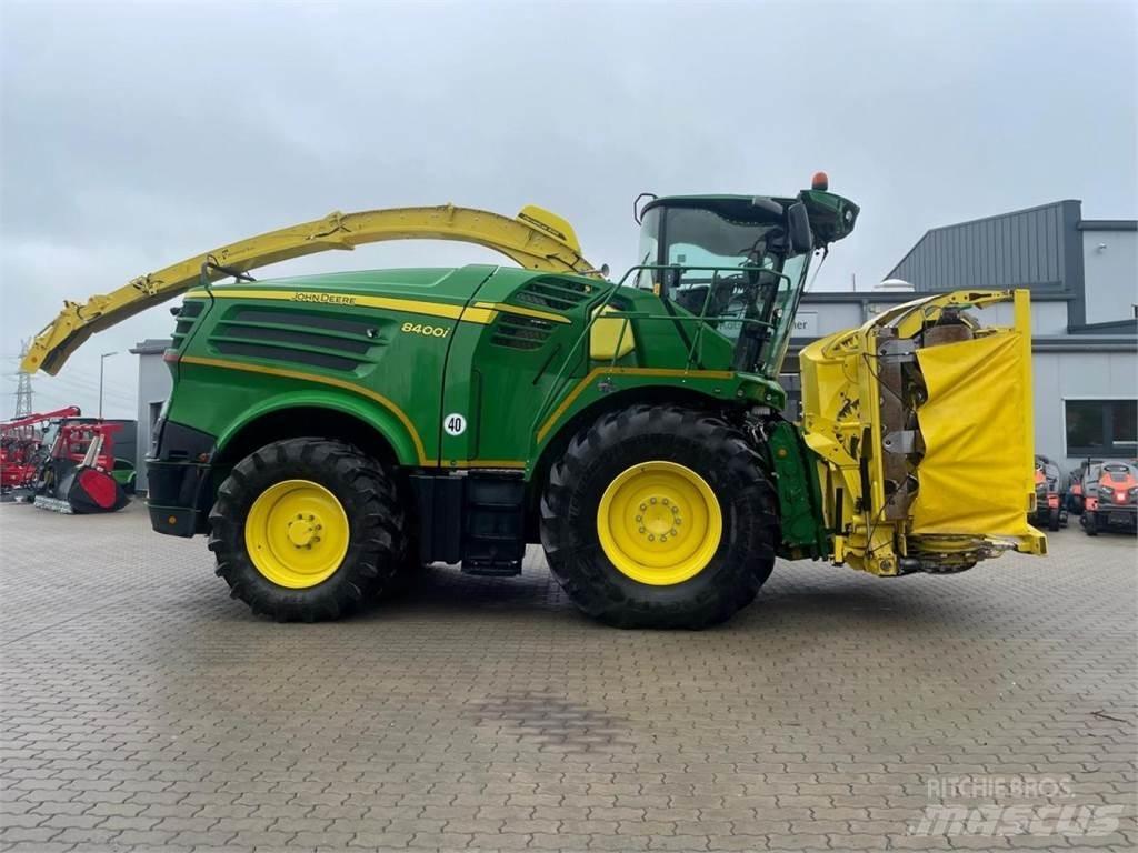 John Deere 8400 i Forajere cu autopropulsare