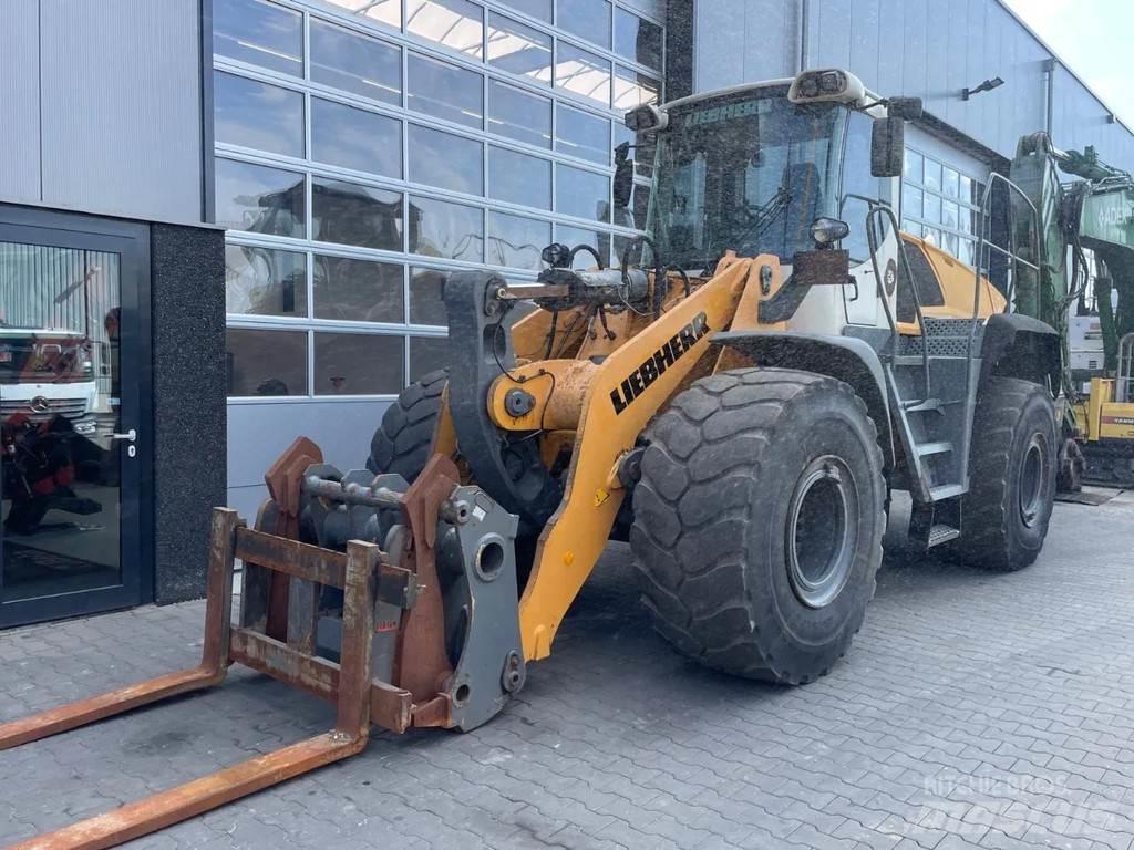 Liebherr L566 Incarcator pe pneuri