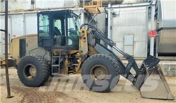 CAT IT 38 G Incarcator pe pneuri