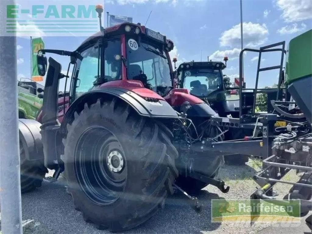 Valtra t 235 Tractoare