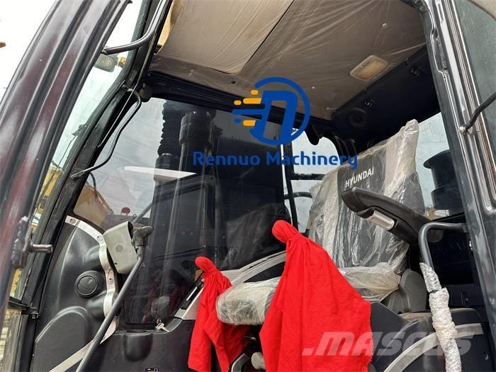 Hyundai R220LC-9S Excavatoare pe șenile
