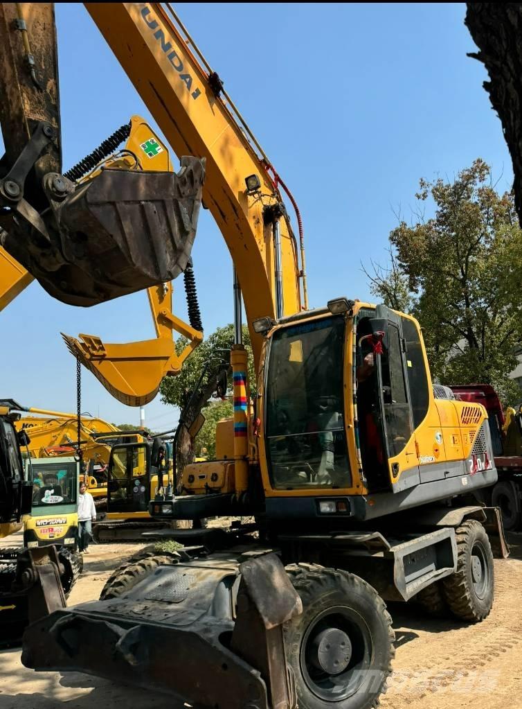 Hyundai 210W-9 Excavatoare cu roti