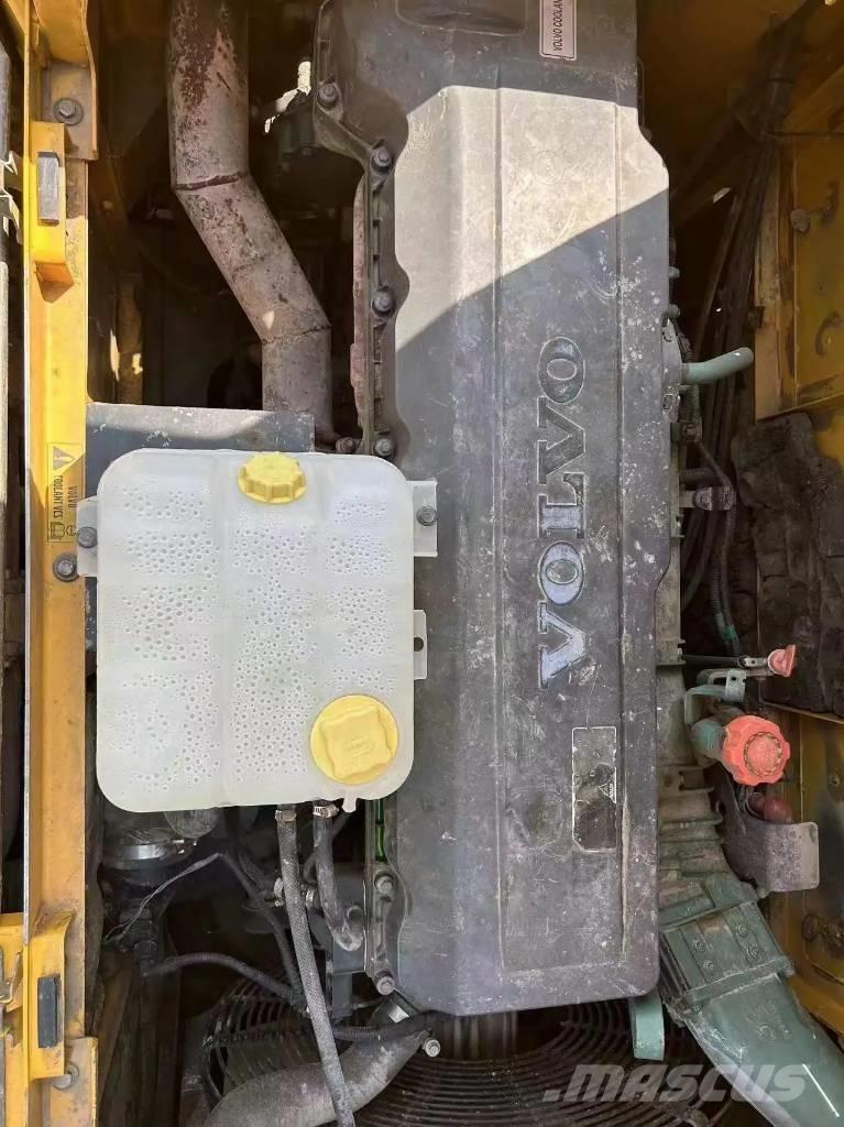 Volvo EC480D Excavatoare pe șenile
