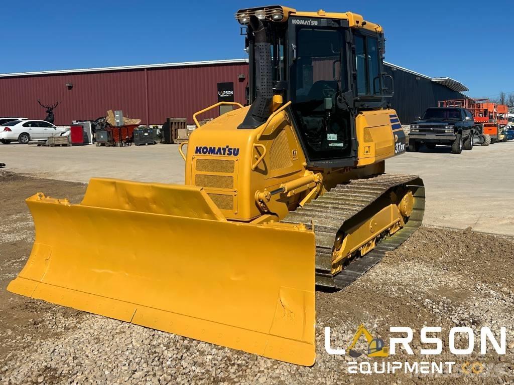 Komatsu D37PX-23 Buldozere pe senile