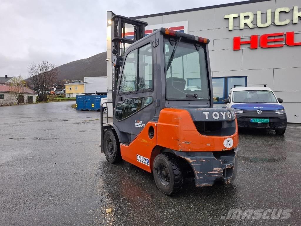 Toyota 02-8FDF25 Stivuitor diesel