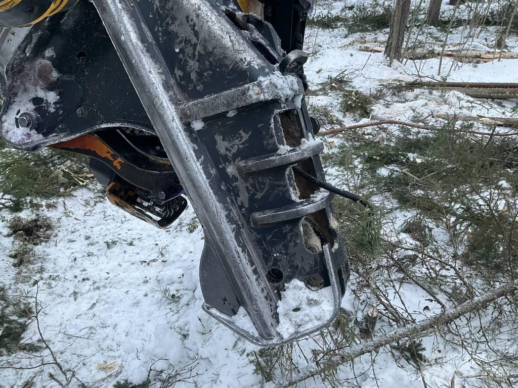 Ponsse SCORPION 8W Combine forestiere