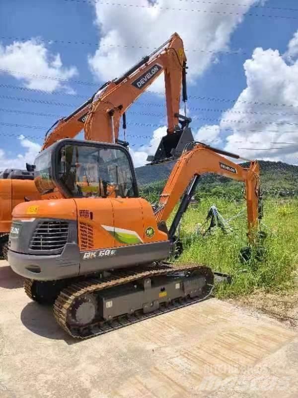 Doosan DX 60E Excavatoare 7t - 12t