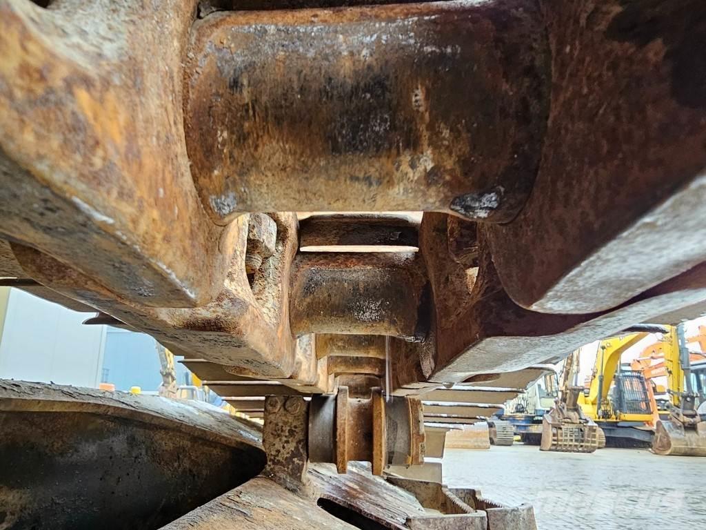 Komatsu HB215LC-2 Excavatoare pe șenile
