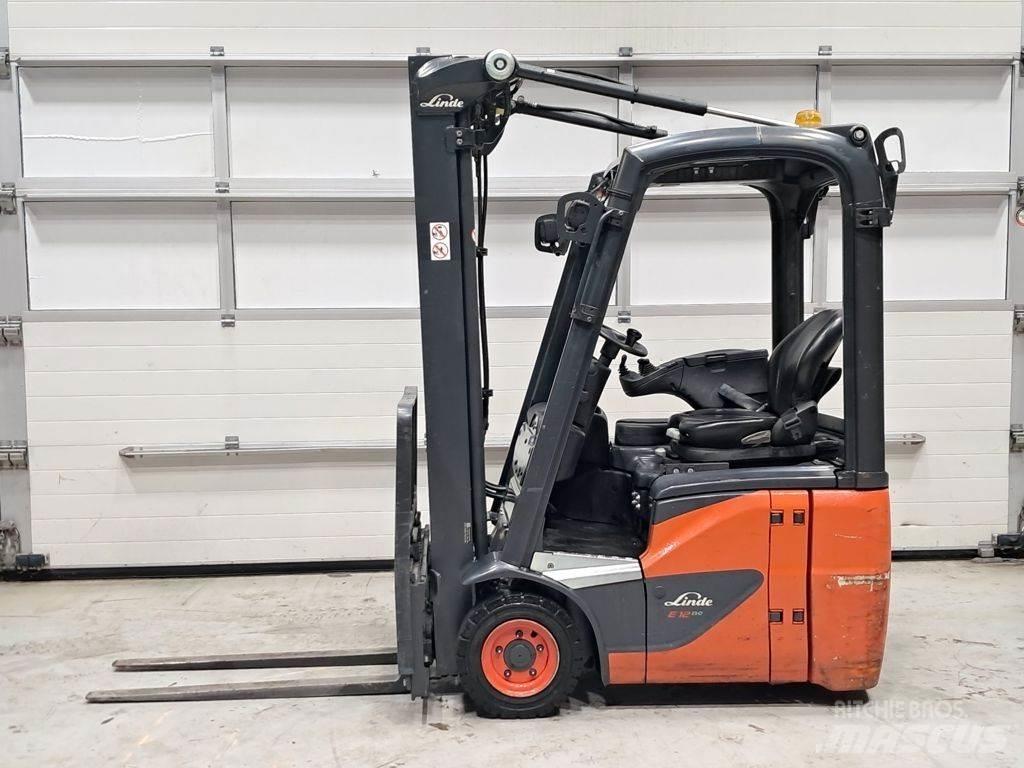 Linde E12-02 Stivuitor electric