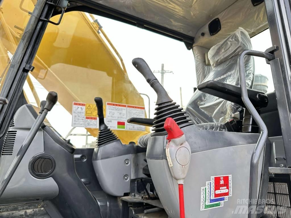 Komatsu PC 200-8 Excavatoare pe șenile
