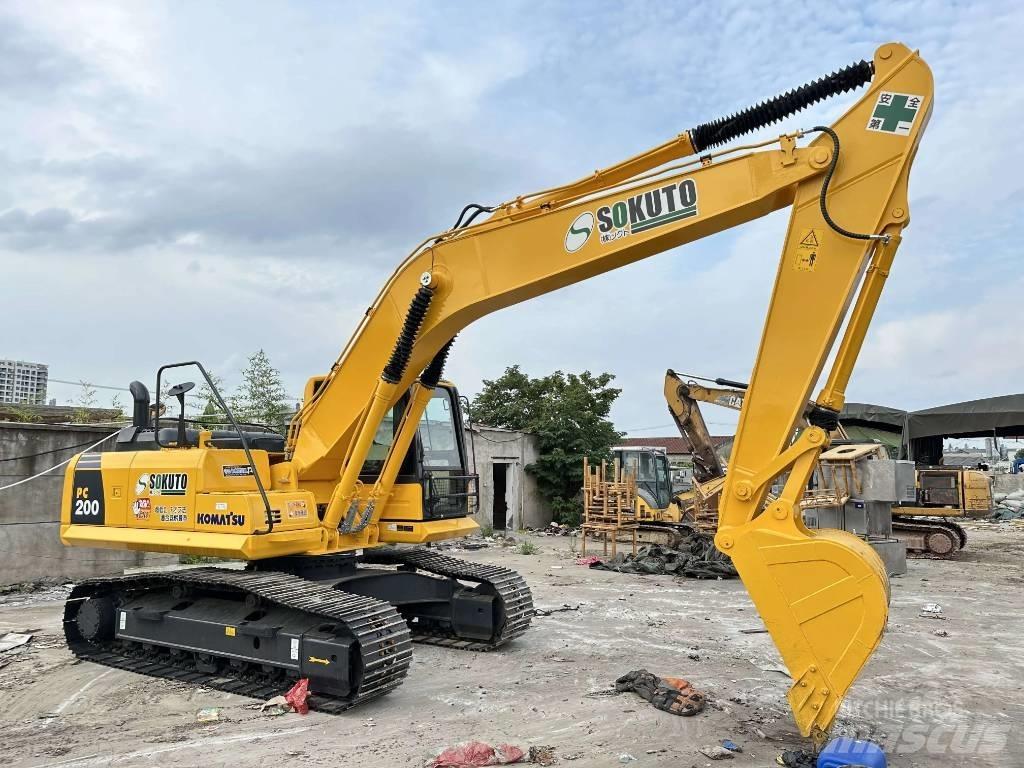 Komatsu PC 200-8 Excavatoare pe șenile
