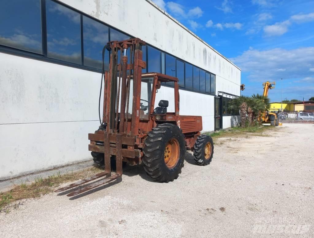 Manitou 4RM30G Stivuitor diesel