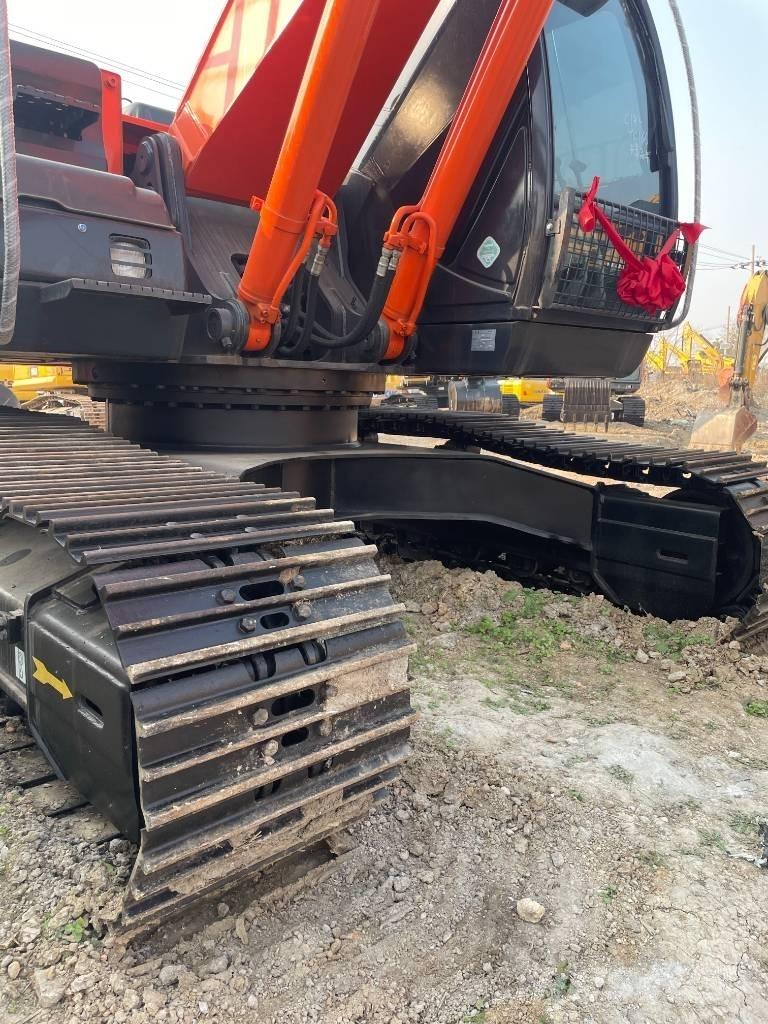Hitachi ZX 210 Excavatoare pe șenile
