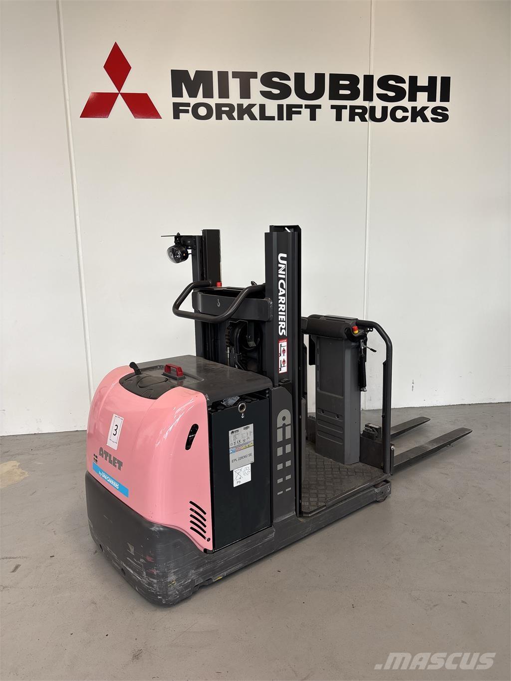 UniCarriers EPL100 Stivuitoare de micã inaltime pentu logistica