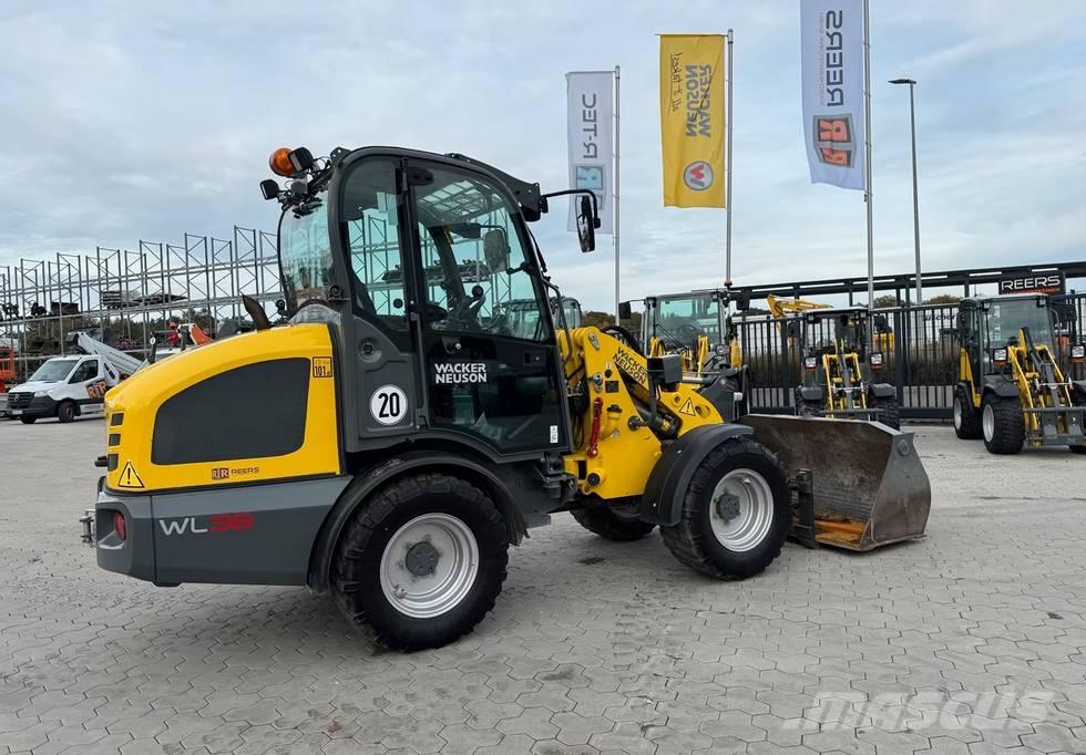 Wacker Neuson WL 38 Incarcator pe pneuri