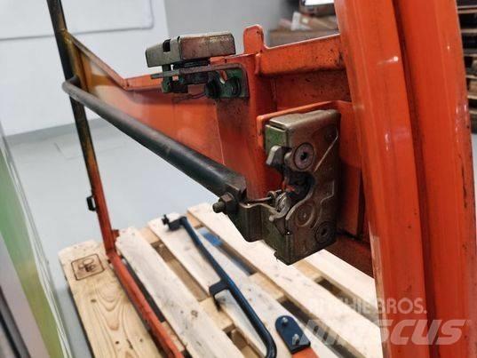JLG 307 door Cabine si interior