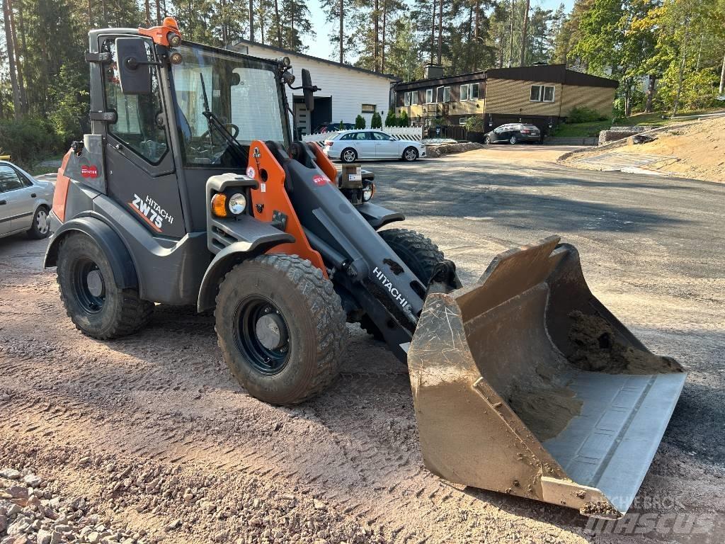 Hitachi ZW 75 Incarcator pe pneuri
