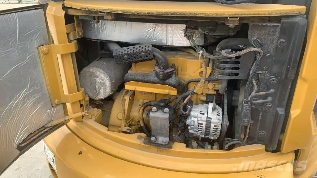 CAT 303 Excavatoare pe șenile
