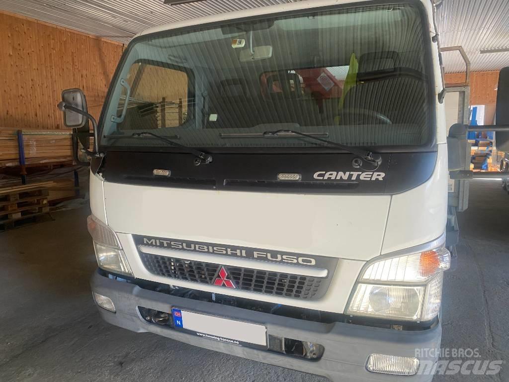 Mitsubishi Canter Camioane cu macara