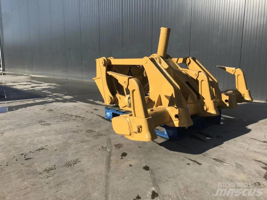 CAT 130G Scarificatoare