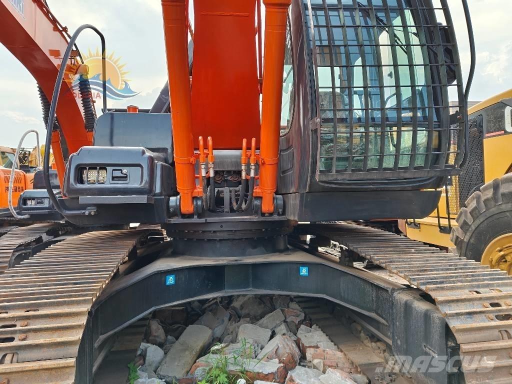 Hitachi ZX 200 Excavatoare pe șenile
