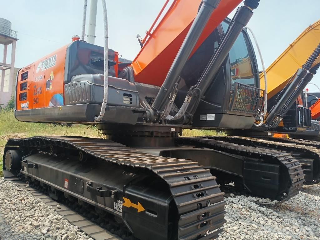 Hitachi ZX 240 Excavatoare pe șenile
