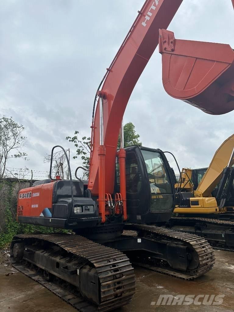 Hitachi ZX 200 Excavatoare pe șenile
