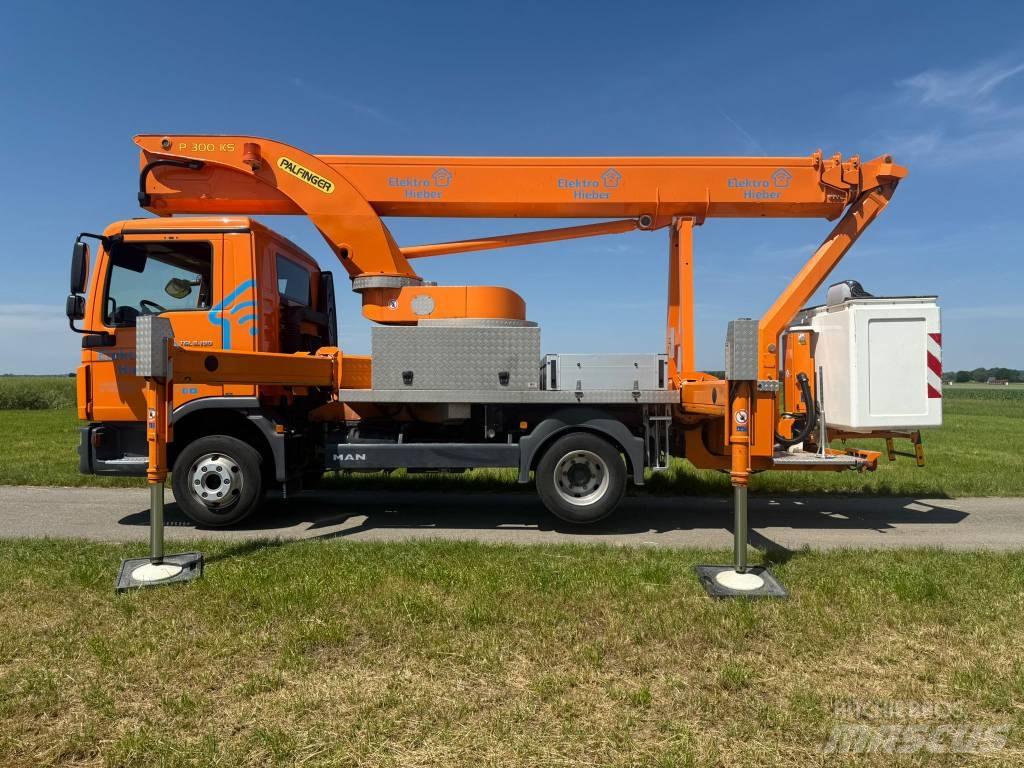 Palfinger P 300 KS Platforme aeriene montate pe camion