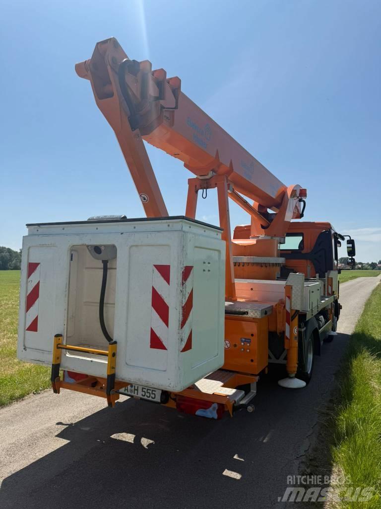 Palfinger P 300 KS Platforme aeriene montate pe camion