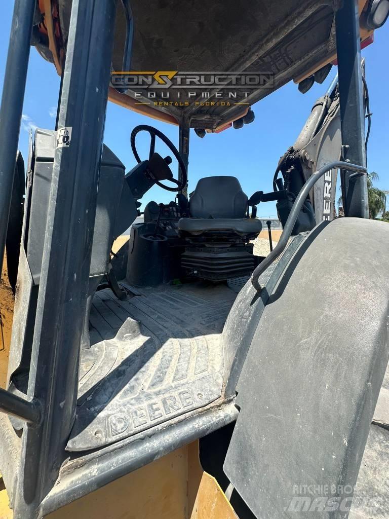 DEERE 410J Buldoexcavatoare