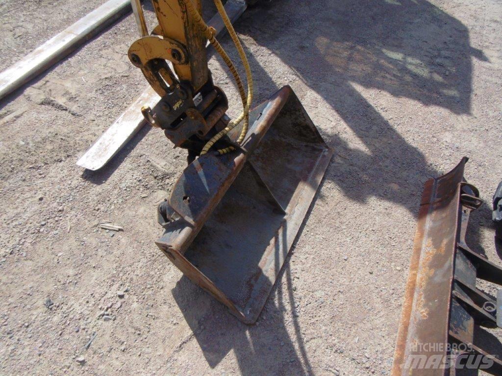 CAT Minigrävare Mini excavatoare < 7t