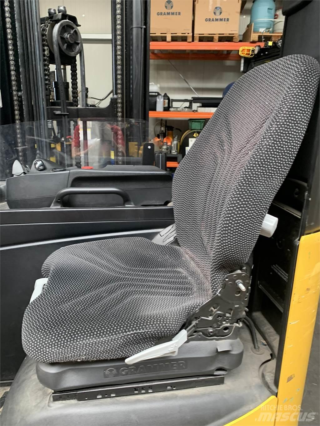 Yale MR14 Stivuitor cu catarg retractabil