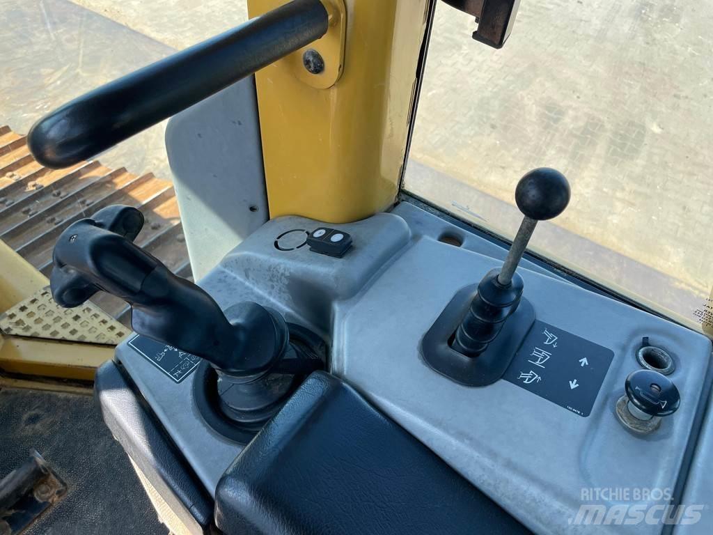 CAT D6N XL Buldozere pe senile