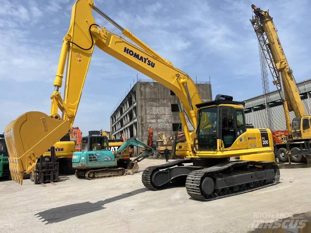 Komatsu PC 300 Excavatoare pe șenile
