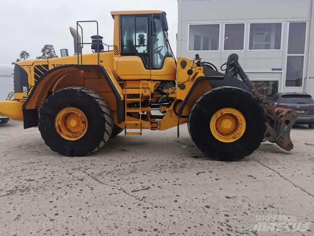Volvo L220F Incarcator pe pneuri