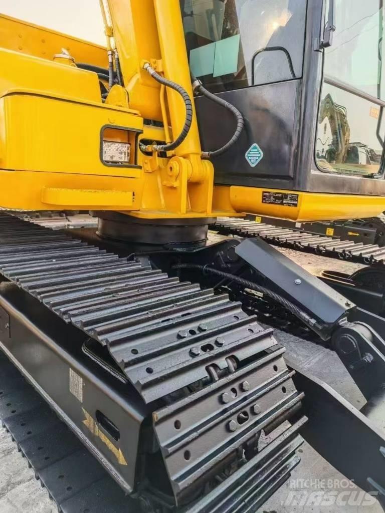 Komatsu 70-8 Excavatoare pe șenile
