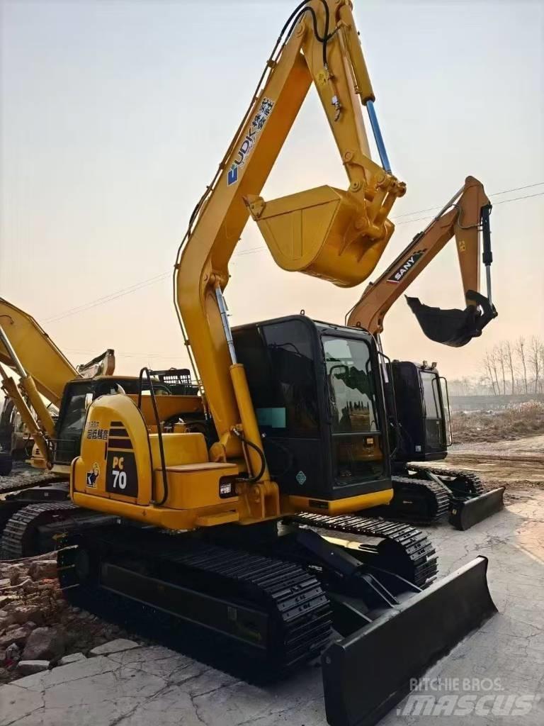 Komatsu 70-8 Excavatoare pe șenile
