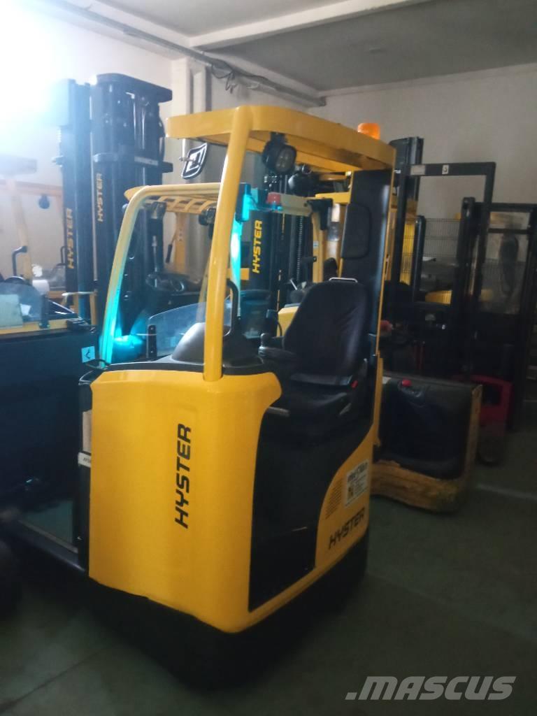 Hyster R 1.4 Stivuitor cu catarg retractabil